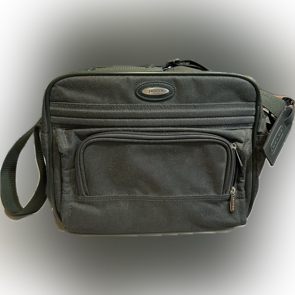 JAGUAR TRAVEL BAG LUGGAGE SMALL SHOULDER CARRY ON OVERNIGHT TRAIN POUGH DK GREEN - Picture 1 of 13